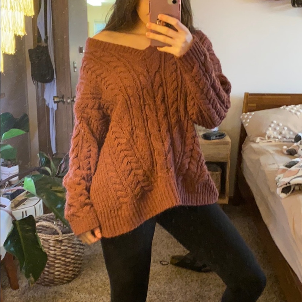 Cozy and cute maroon sweater
